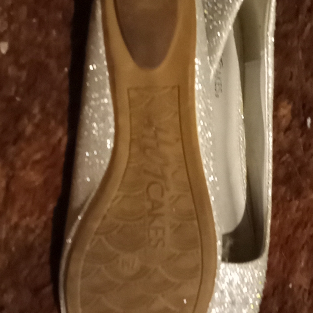 Shoes - Picture 2 of 2